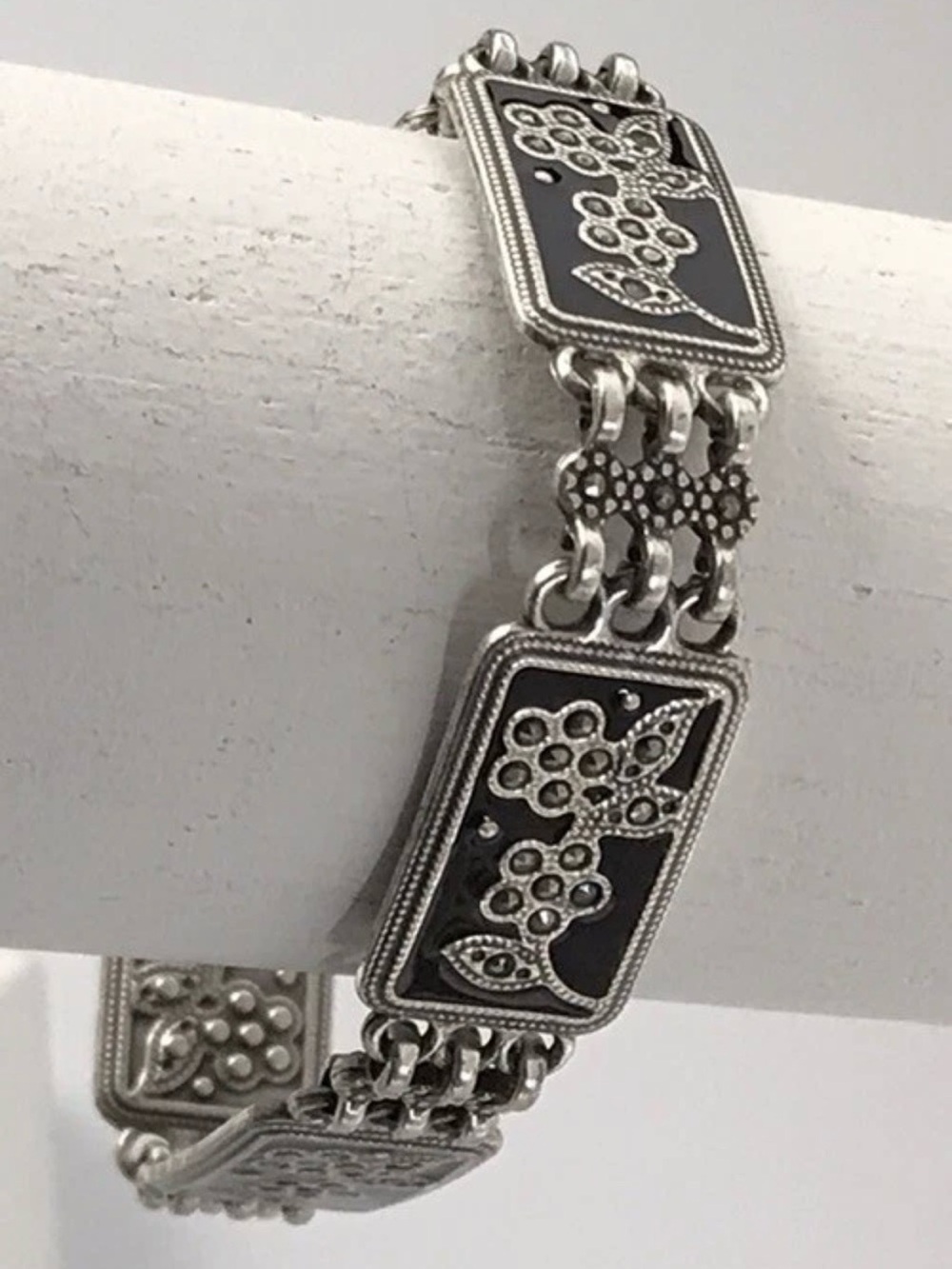 BRIGHTON Retired GLORIA Flower Black Enamel Silver Crystal Toggle Bracelet.